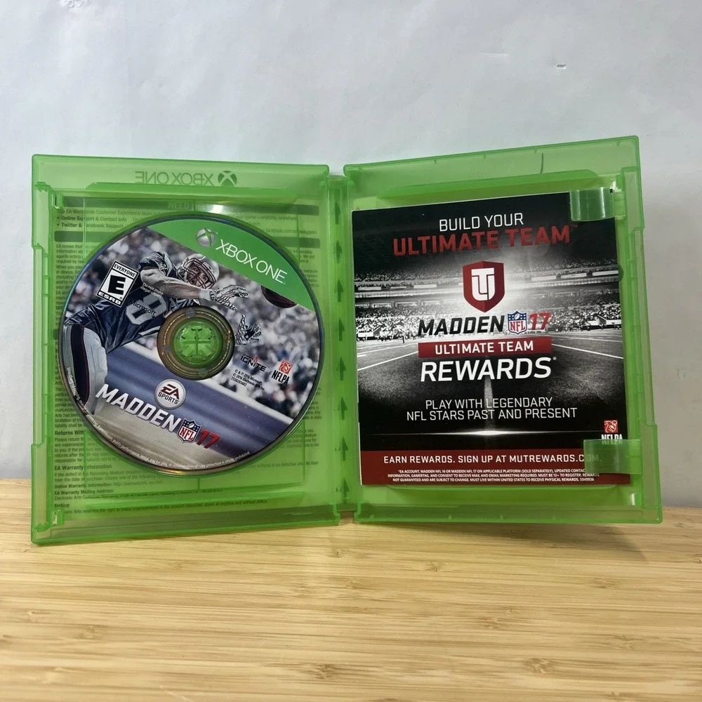 Madden NFL 17: Deluxe Edition (Microsoft Xbox‎ One, 2016) CIB